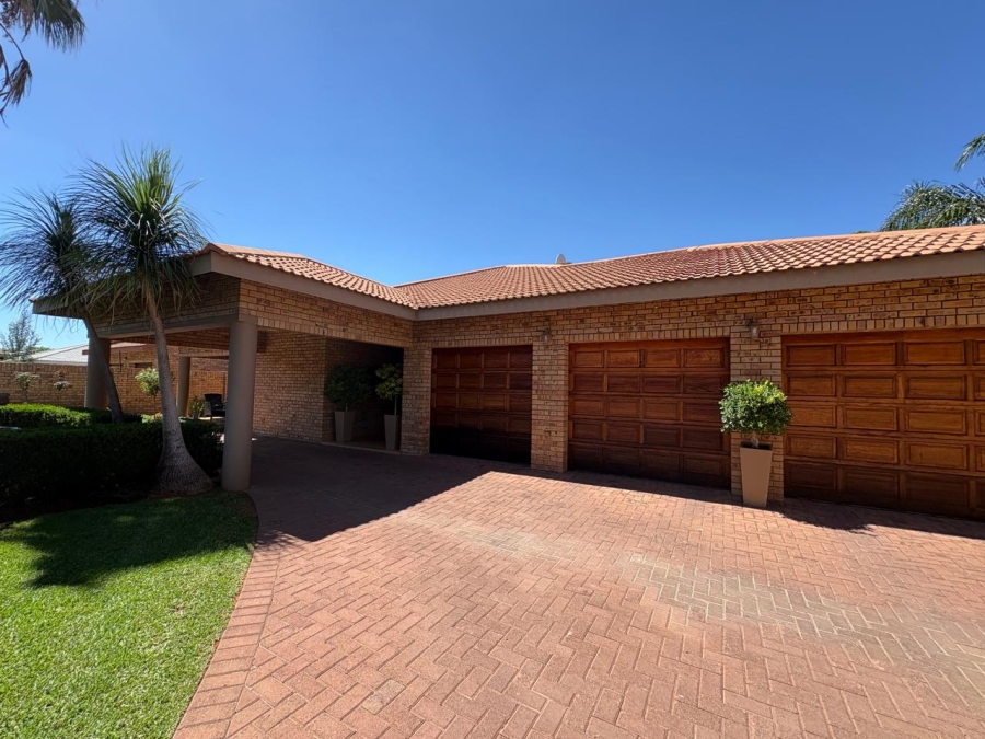 4 Bedroom Property for Sale in Hillcrest Northern Cape